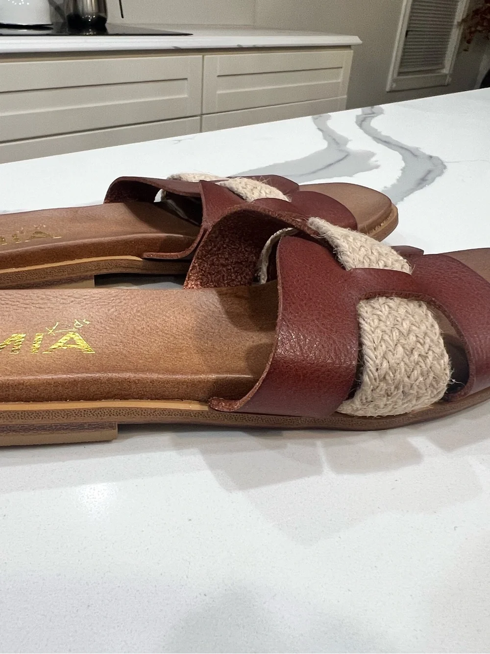 MIA Kids Elayney Brown Faux Leather Woven Jute Center Strap Slides Size 3
